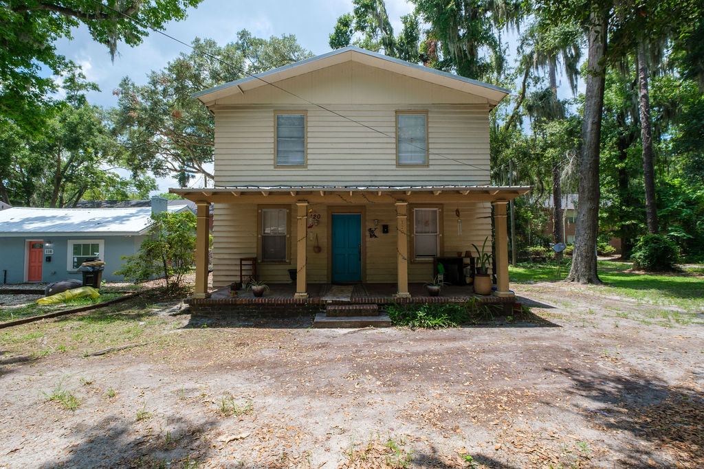 STUDENT HOUSING FOR UF STUDENTS