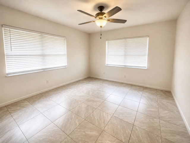615 NW 15 St -photo 1
