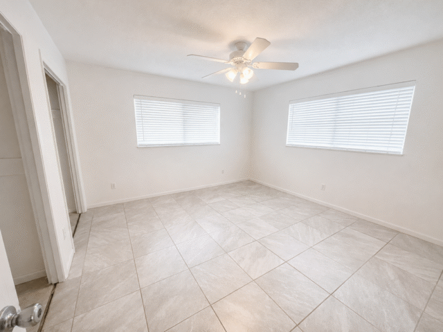 615 NW 15 St -photo 2