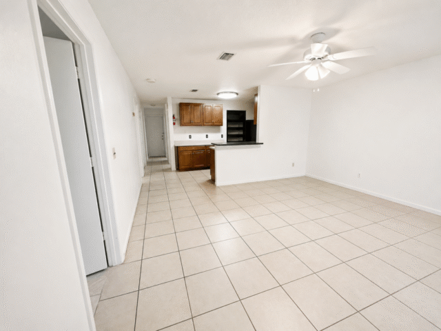 615 NW 15 St -photo 6